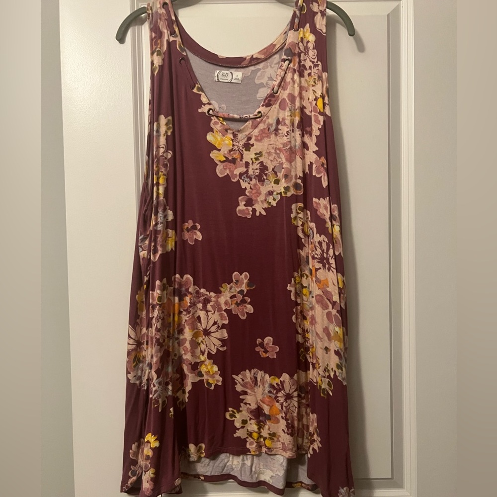 EUC MAURICES PLUS SIZE 3 TANK WITH NECK DETAIL BEAUTIFUL FLORAL